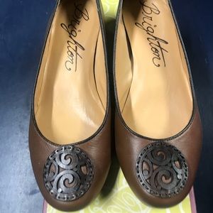 Brighton Caramel Badge flats